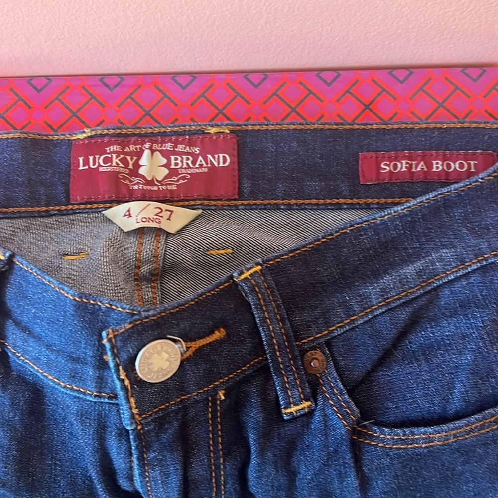 Lucky brand boot, cut jeans